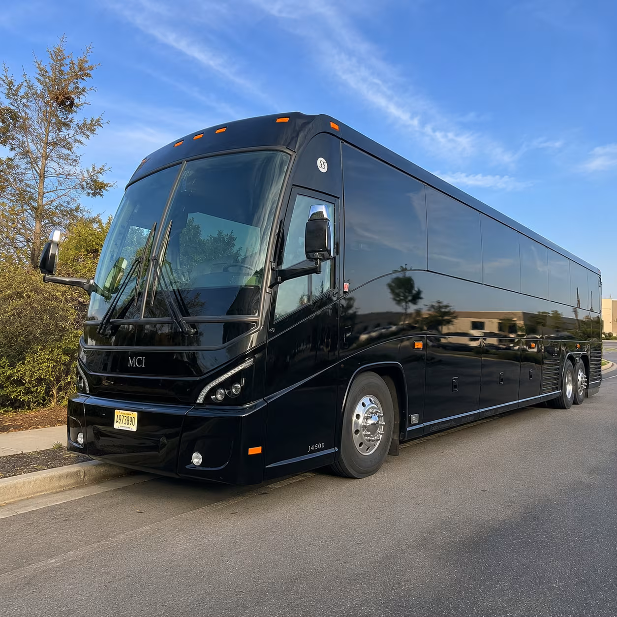 amazon warehouse and distribution center group shuttles in baton rouge