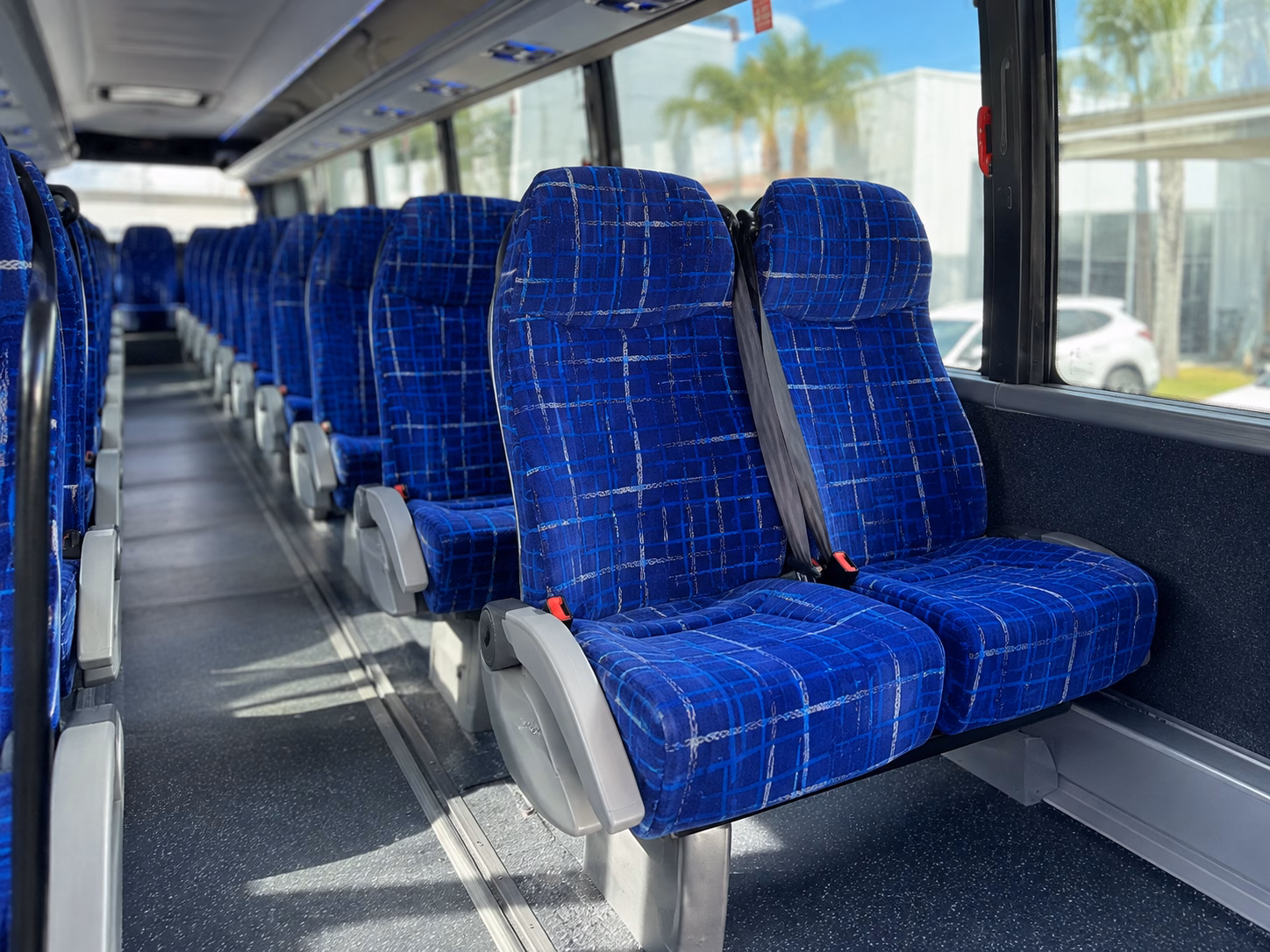 buses to fete rouge and local tasting events
