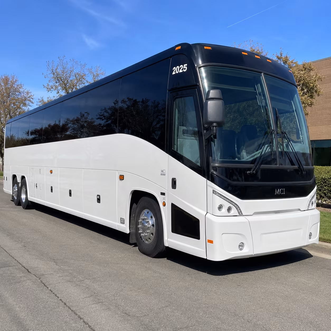 employee shuttle buses that beat the i 10 bottleneck