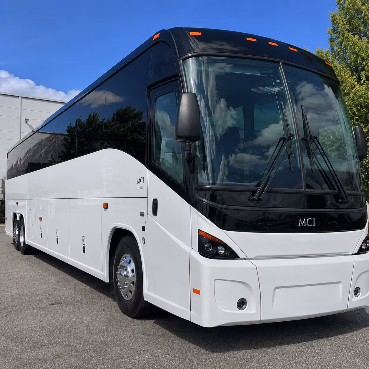 group airport transfers to and from louis armstrong new orleans international airport msy