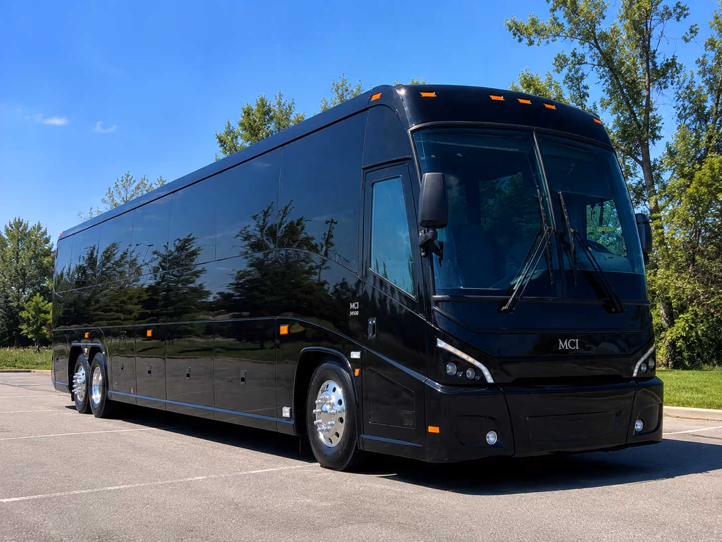 shuttle buses between downtown baton rouge hotels and ceremony venues